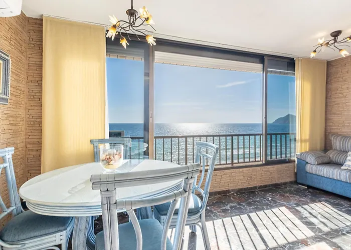 Benibeach 3-2-b Poniente アパート